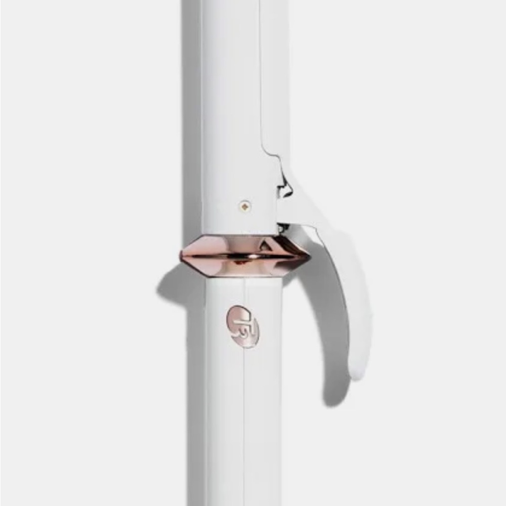 T3 - SinglePass Curl X 1.25" Ceramic Extra-Long Barrel Curling Iron - White
